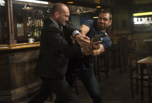 Une scène de baston entre Lucas Hood (Anthony Starr) et un sosie de Jason Statham